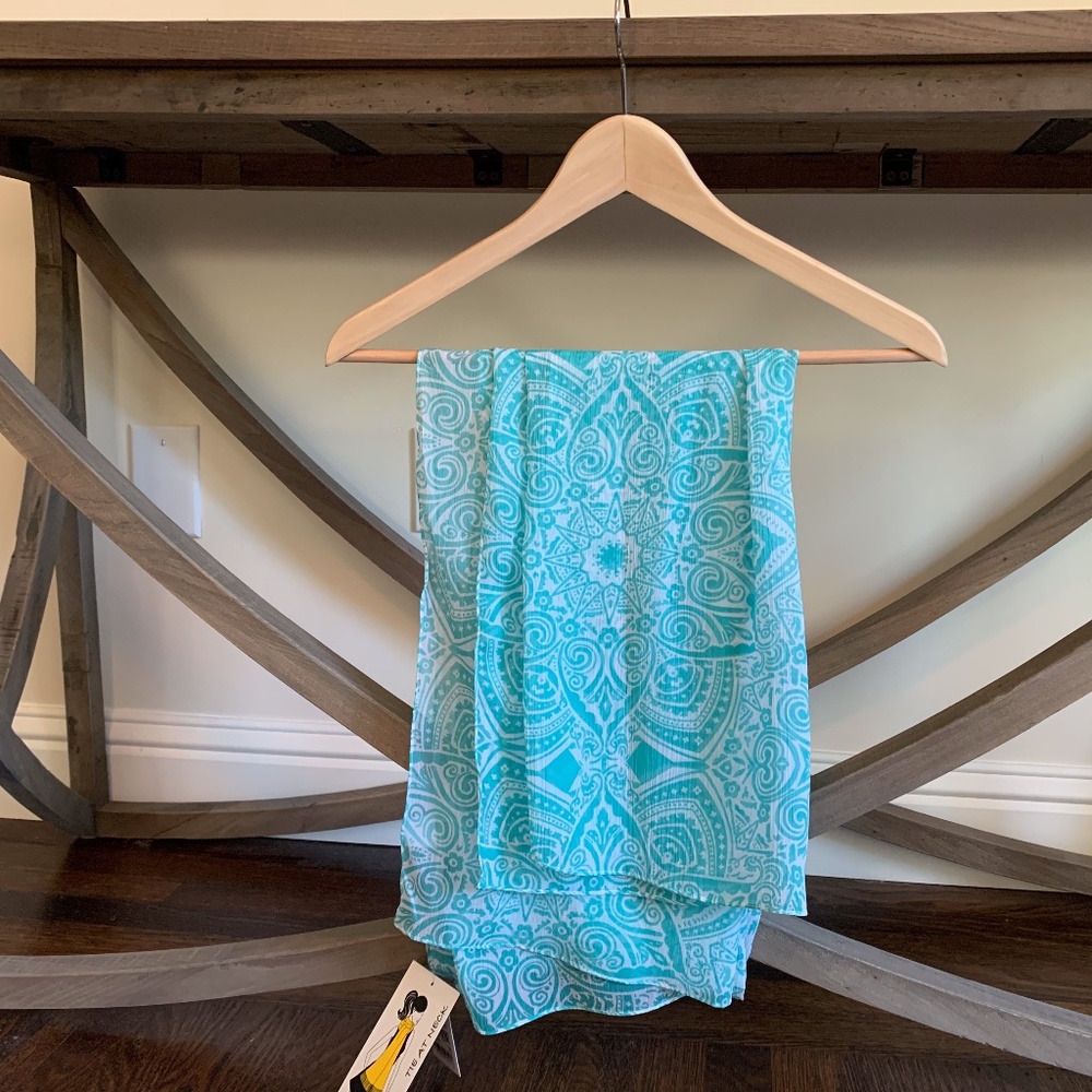 Lightweight summer scarf